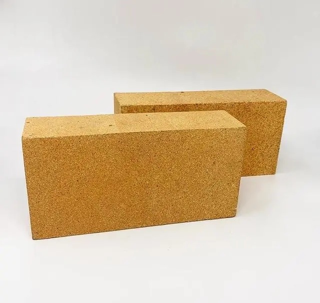 克拉玛依耐火砖与轻质保温砖有什么区别？